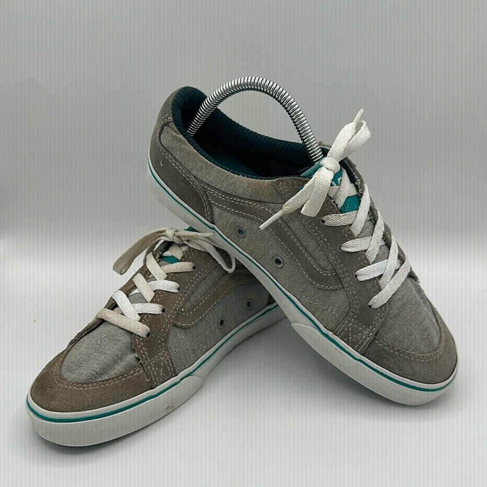 Vans Sk8-Low Utility Two Tone Gray Suede Canvas Skate Shoes Womens Size 8.5